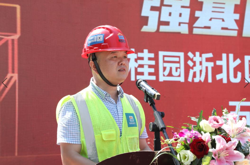 先鋒人物丨大智若愚，做一名騰越建筑的“移山人”